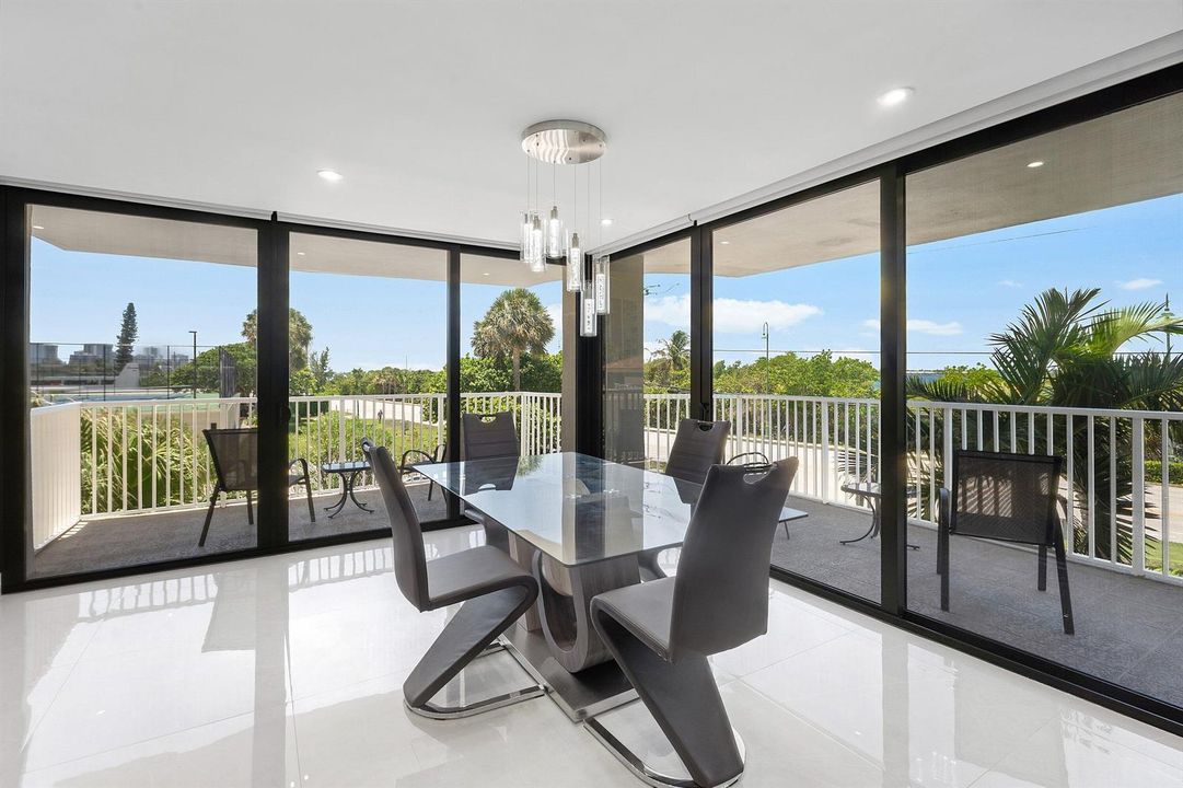 Wrap-around Balcony w/ Outdoor Furniture