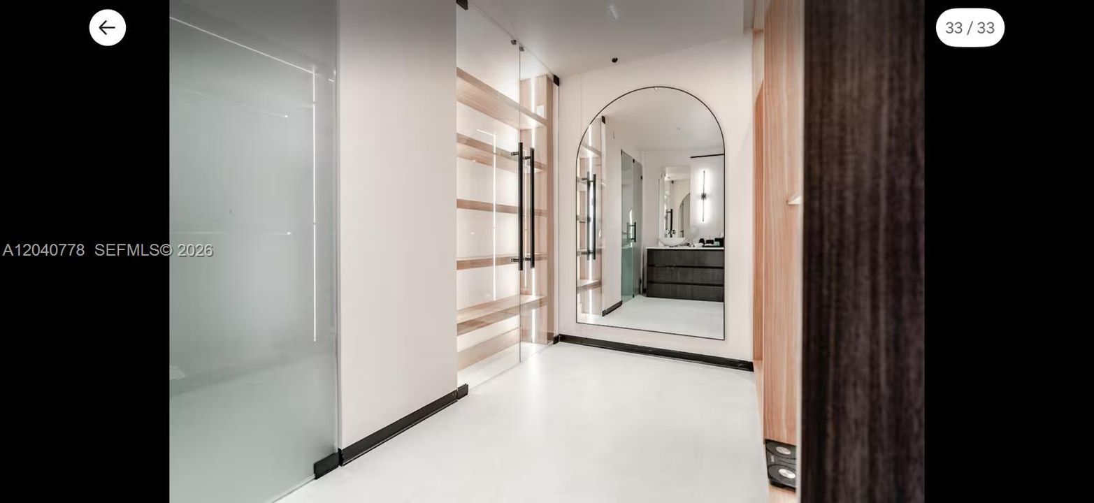 For Rent: $5,000 (1 beds, 1 baths, 1052 Square Feet)