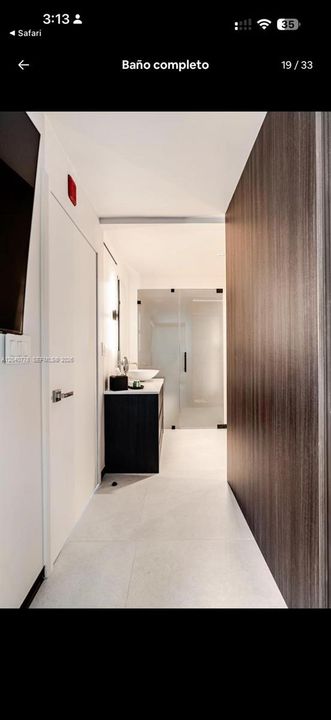 For Rent: $5,000 (1 beds, 1 baths, 1052 Square Feet)