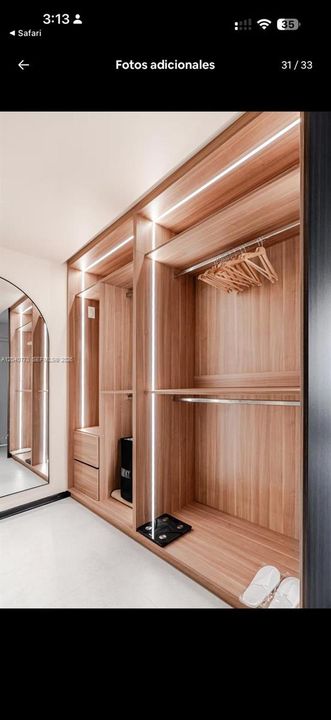 For Rent: $5,000 (1 beds, 1 baths, 1052 Square Feet)