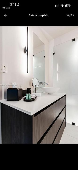 For Rent: $5,000 (1 beds, 1 baths, 1052 Square Feet)