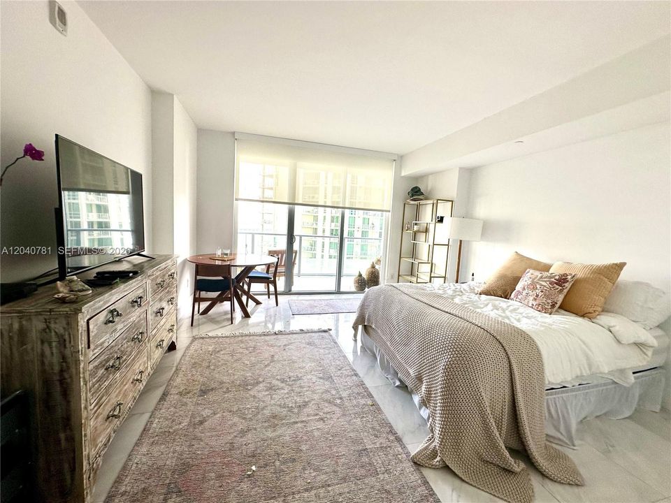 For Rent: $2,800 (0 beds, 1 baths, 375 Square Feet)