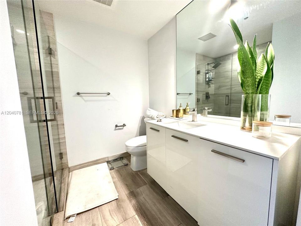 For Rent: $2,800 (0 beds, 1 baths, 375 Square Feet)