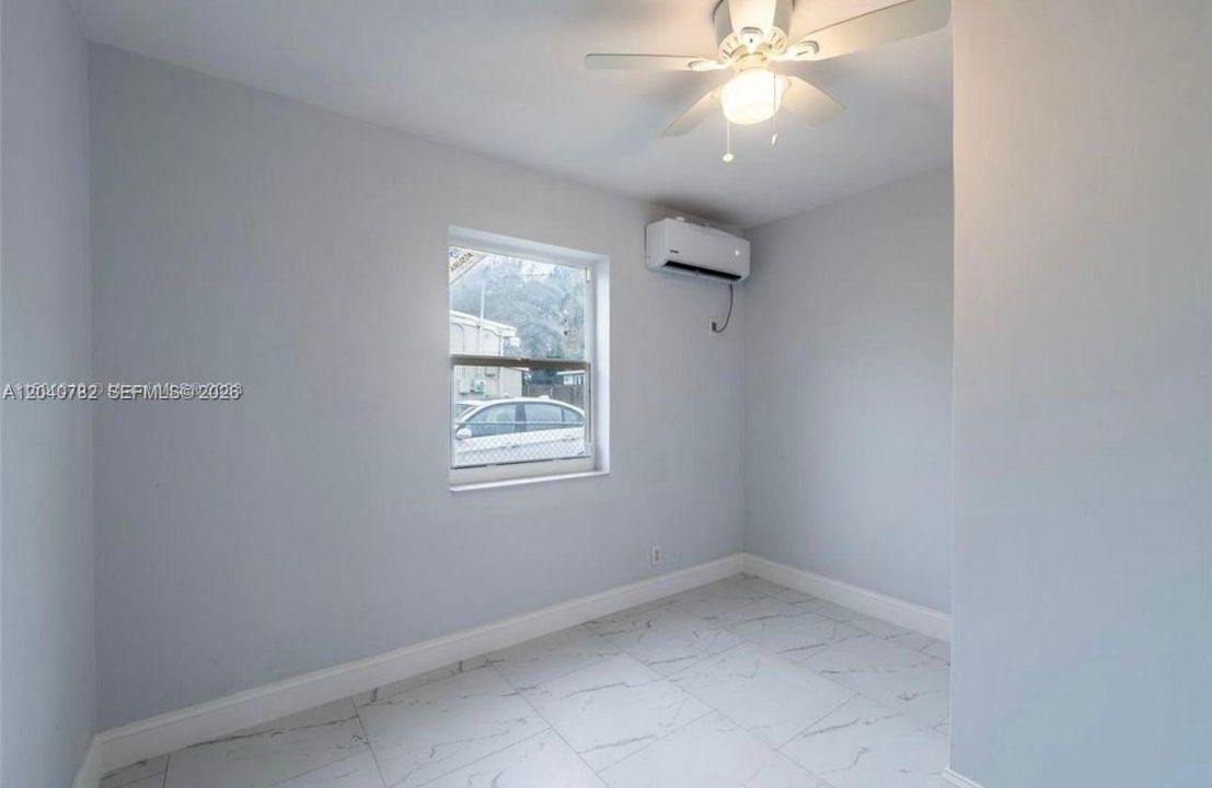 В аренду: $3,100 (3 спален, 2 ванн, 828 Квадратных фут)