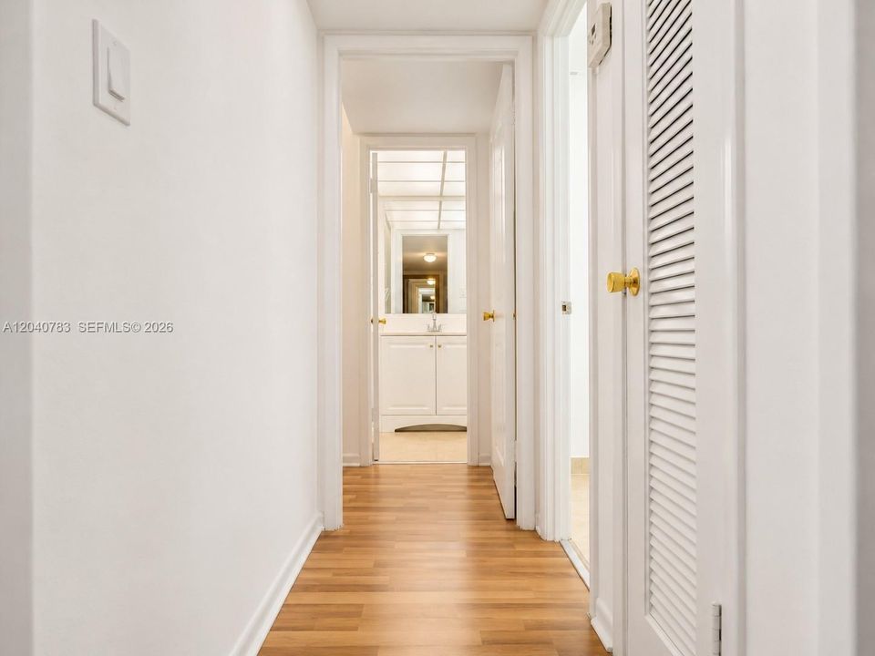 For Rent: $1,759 (1 beds, 1 baths, 847 Square Feet)