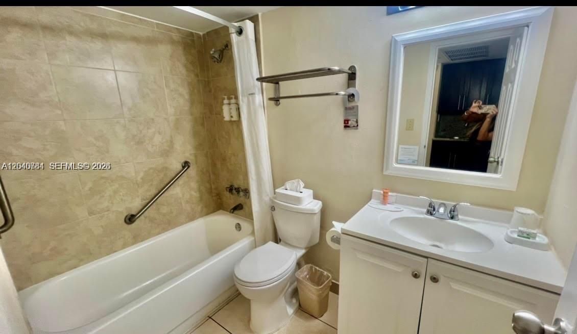 В аренду: $2,100 (0 спален, 1 ванн, 360 Квадратных фут)