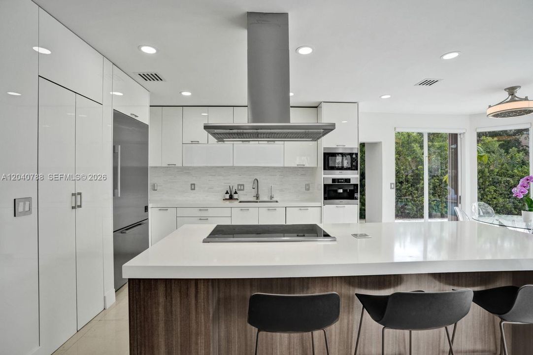 For Sale: $1,794,000 (6 beds, 5 baths, 3052 Square Feet)