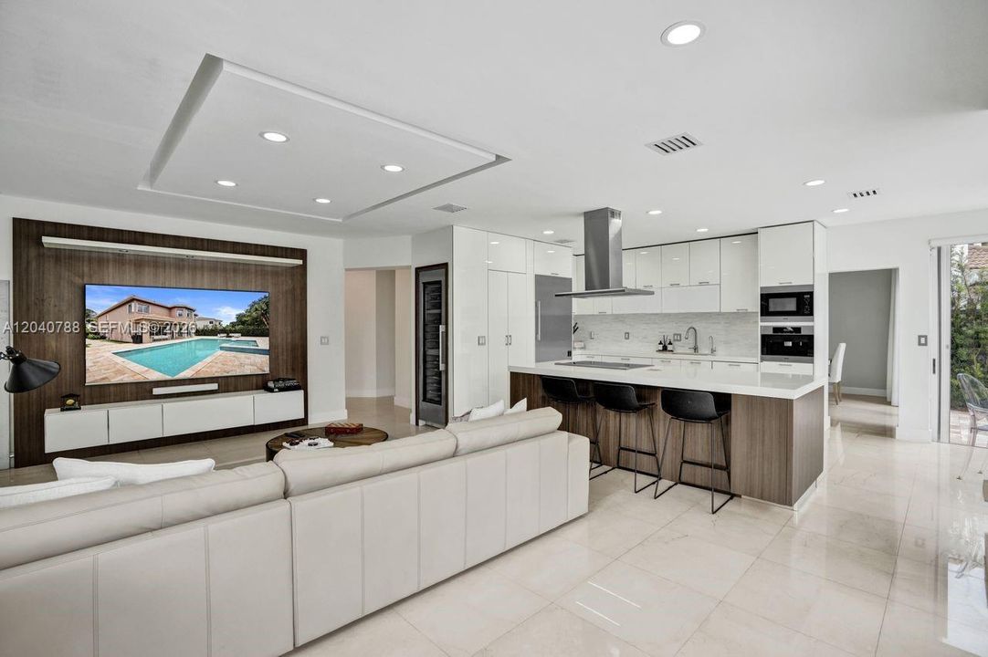 For Sale: $1,794,000 (6 beds, 5 baths, 3052 Square Feet)