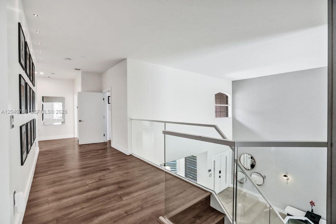 For Sale: $1,794,000 (6 beds, 5 baths, 3052 Square Feet)