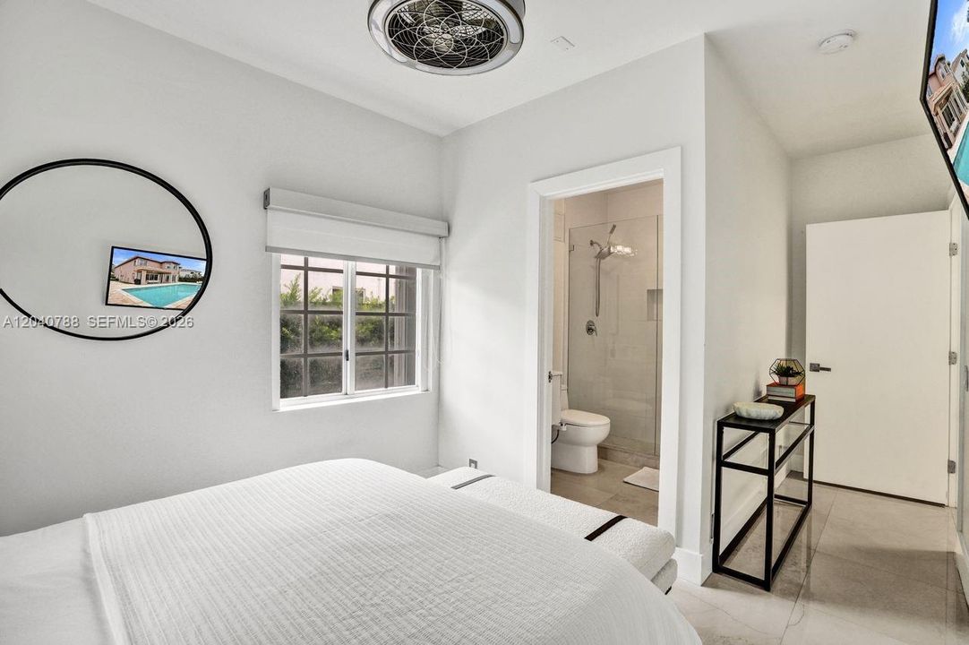 For Sale: $1,794,000 (6 beds, 5 baths, 3052 Square Feet)