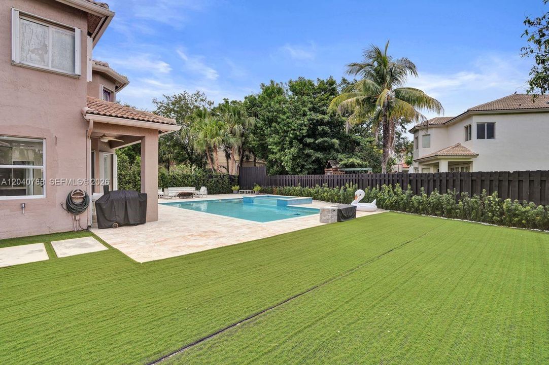 For Sale: $1,794,000 (6 beds, 5 baths, 3052 Square Feet)