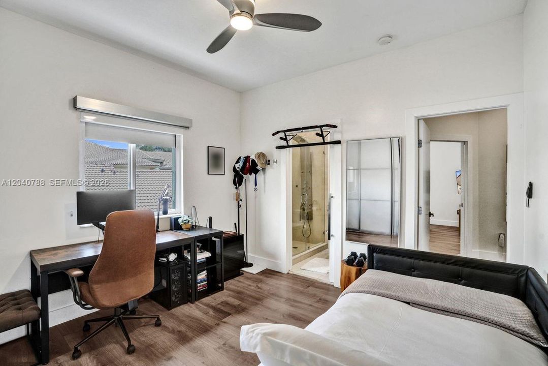 For Sale: $1,794,000 (6 beds, 5 baths, 3052 Square Feet)