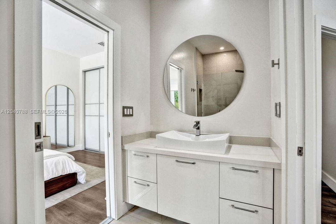 For Sale: $1,794,000 (6 beds, 5 baths, 3052 Square Feet)