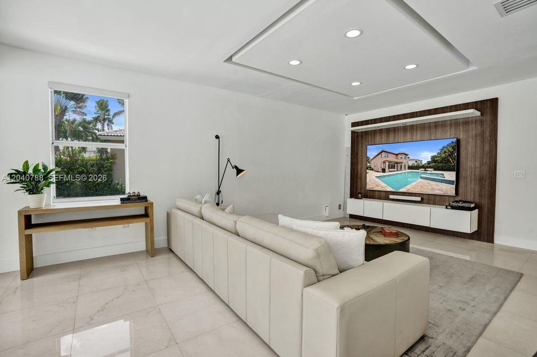 For Sale: $1,794,000 (6 beds, 5 baths, 3052 Square Feet)