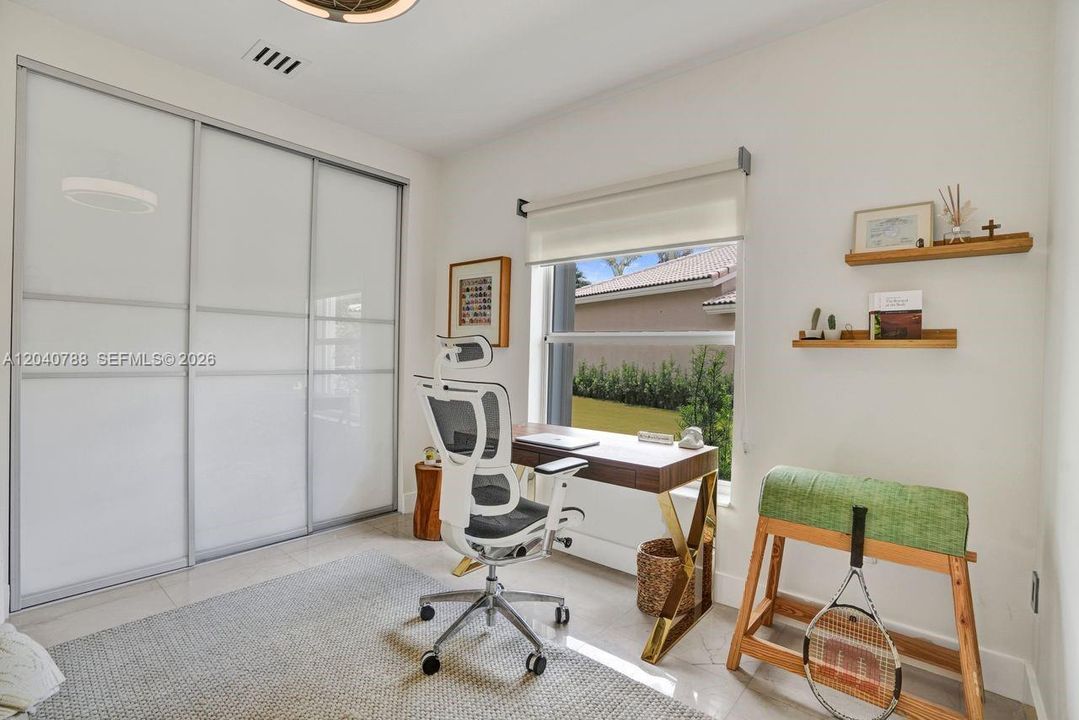 For Sale: $1,794,000 (6 beds, 5 baths, 3052 Square Feet)