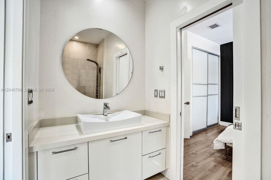 For Sale: $1,794,000 (6 beds, 5 baths, 3052 Square Feet)