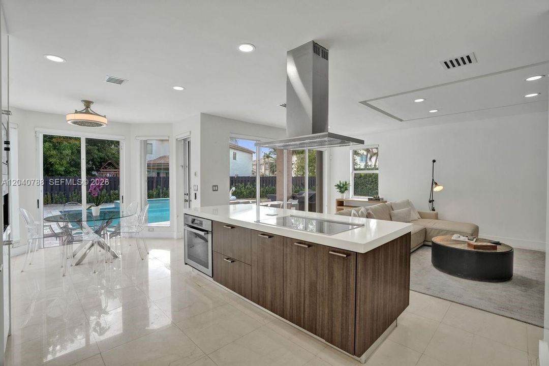 For Sale: $1,794,000 (6 beds, 5 baths, 3052 Square Feet)