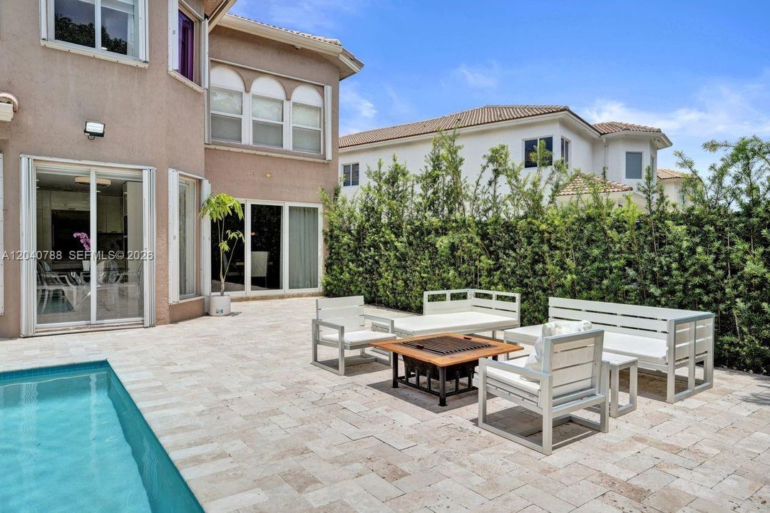 For Sale: $1,794,000 (6 beds, 5 baths, 3052 Square Feet)