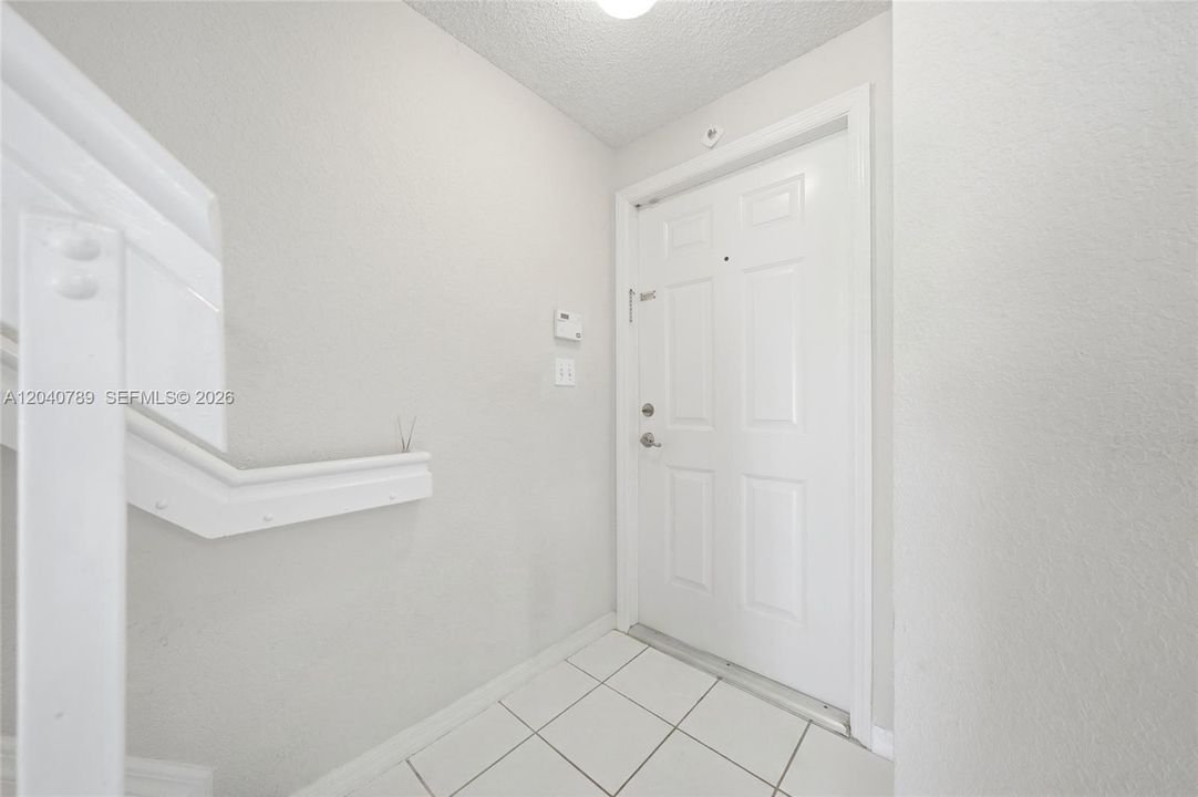 For Sale: $305,000 (2 beds, 1 baths, 950 Square Feet)