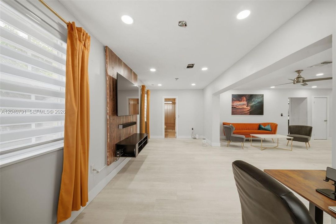 На продажу: $599,000 (3 спален, 2 ванн, 1490 Квадратных фут)