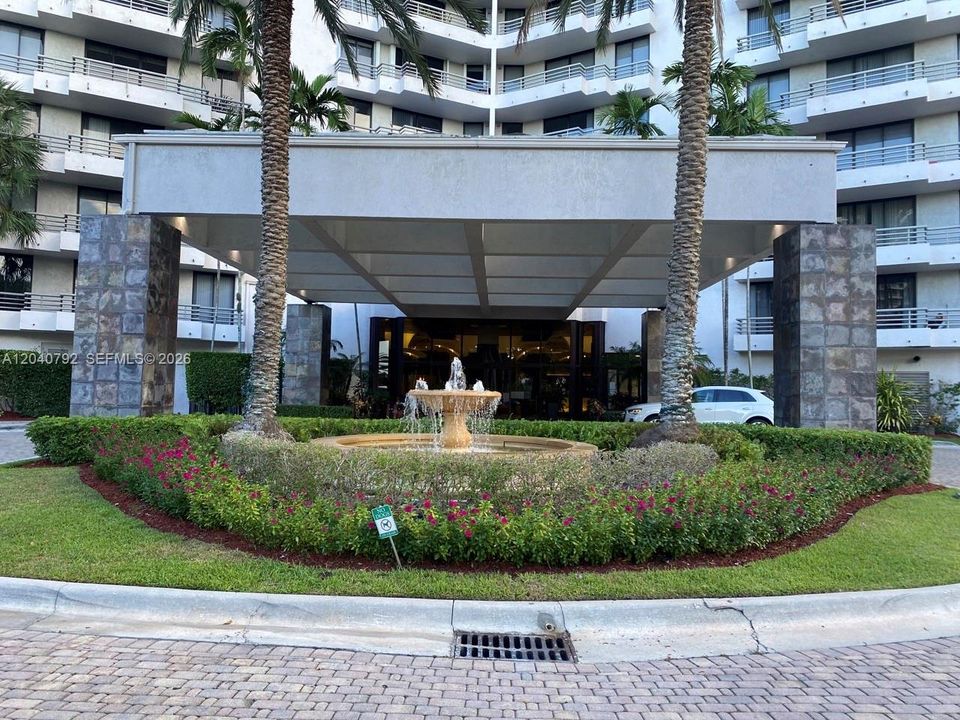 For Rent: $2,200 (1 beds, 2 baths, 1104 Square Feet)