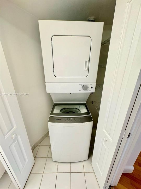 For Rent: $2,200 (1 beds, 2 baths, 1104 Square Feet)