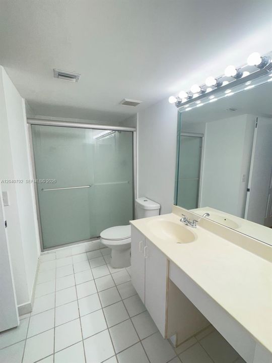 For Rent: $2,200 (1 beds, 2 baths, 1104 Square Feet)