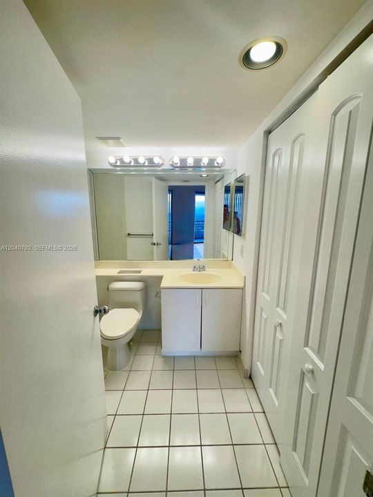 For Rent: $2,200 (1 beds, 2 baths, 1104 Square Feet)