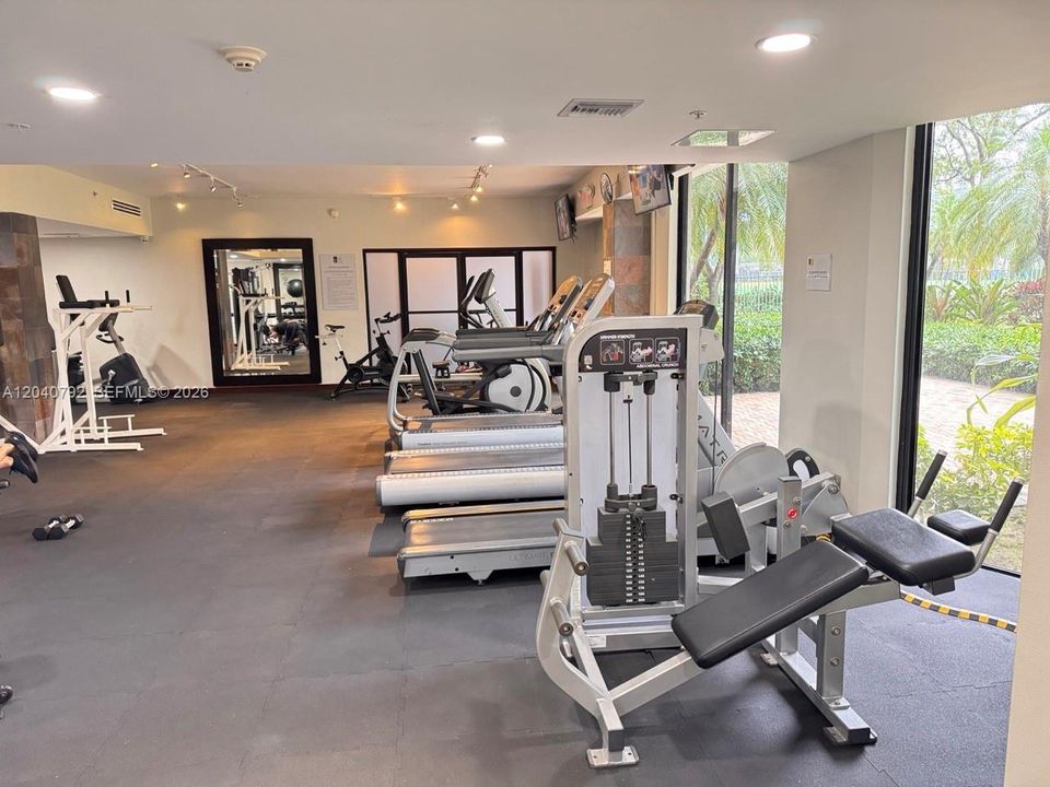 For Rent: $2,200 (1 beds, 2 baths, 1104 Square Feet)