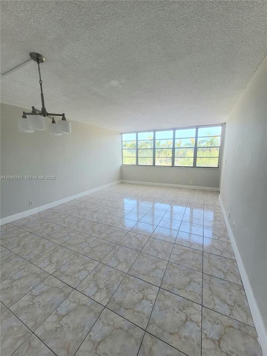 For Rent: $1,500 (1 beds, 1 baths, 790 Square Feet)