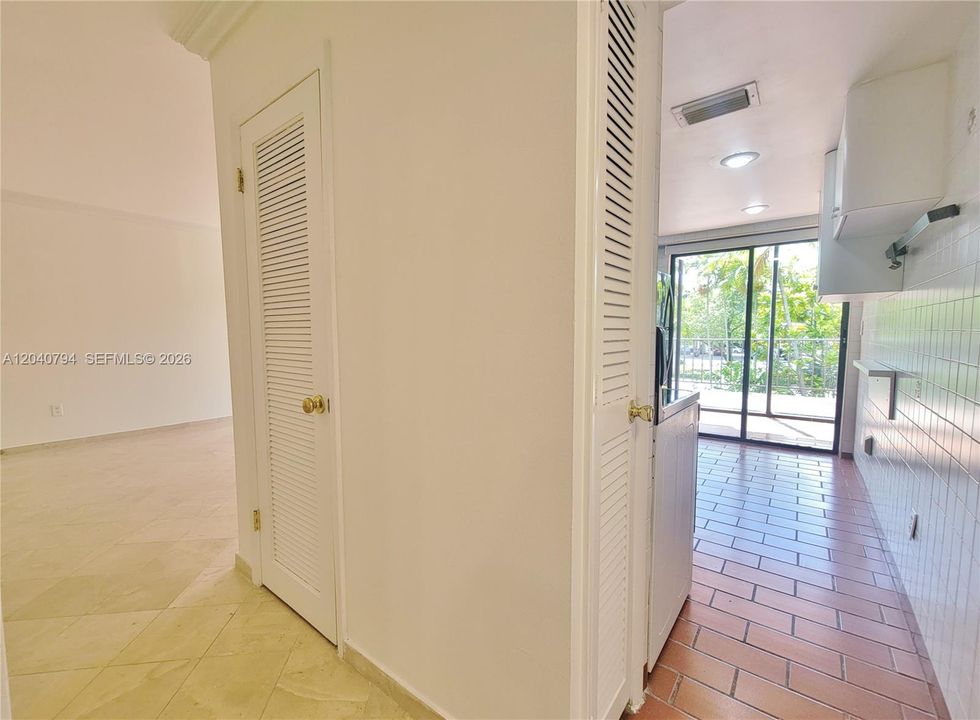 В аренду: $3,350 (1 спален, 1 ванн, 744 Квадратных фут)