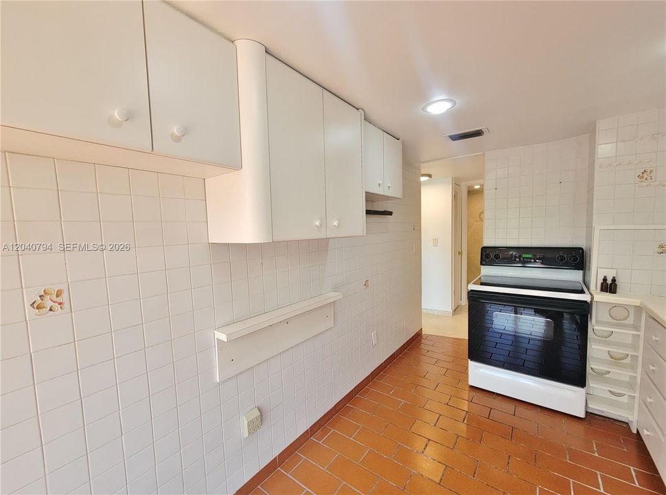 В аренду: $3,350 (1 спален, 1 ванн, 744 Квадратных фут)