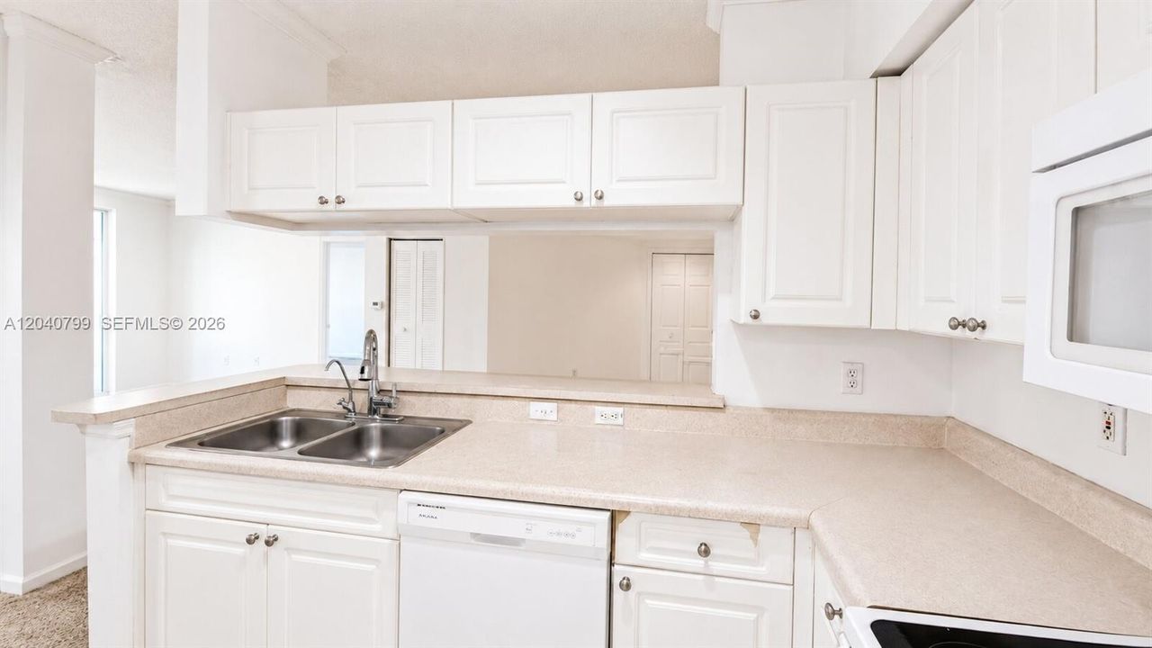 For Rent: $2,770 (2 beds, 2 baths, 1024 Square Feet)