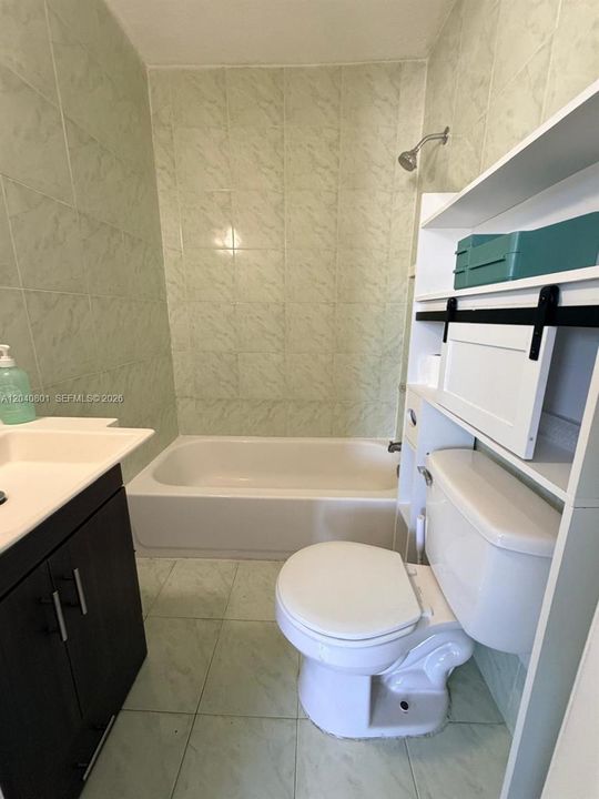 For Rent: $1,900 (1 beds, 1 baths, 1200 Square Feet)