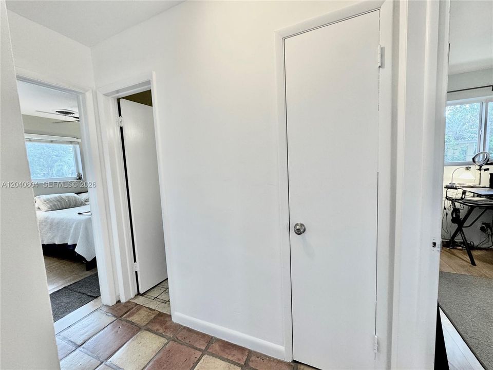 For Sale: $555,000 (3 beds, 2 baths, 1202 Square Feet)