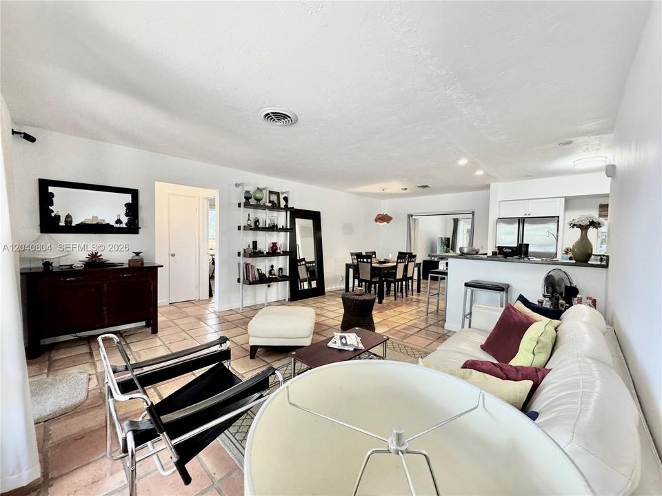 For Sale: $555,000 (3 beds, 2 baths, 1202 Square Feet)