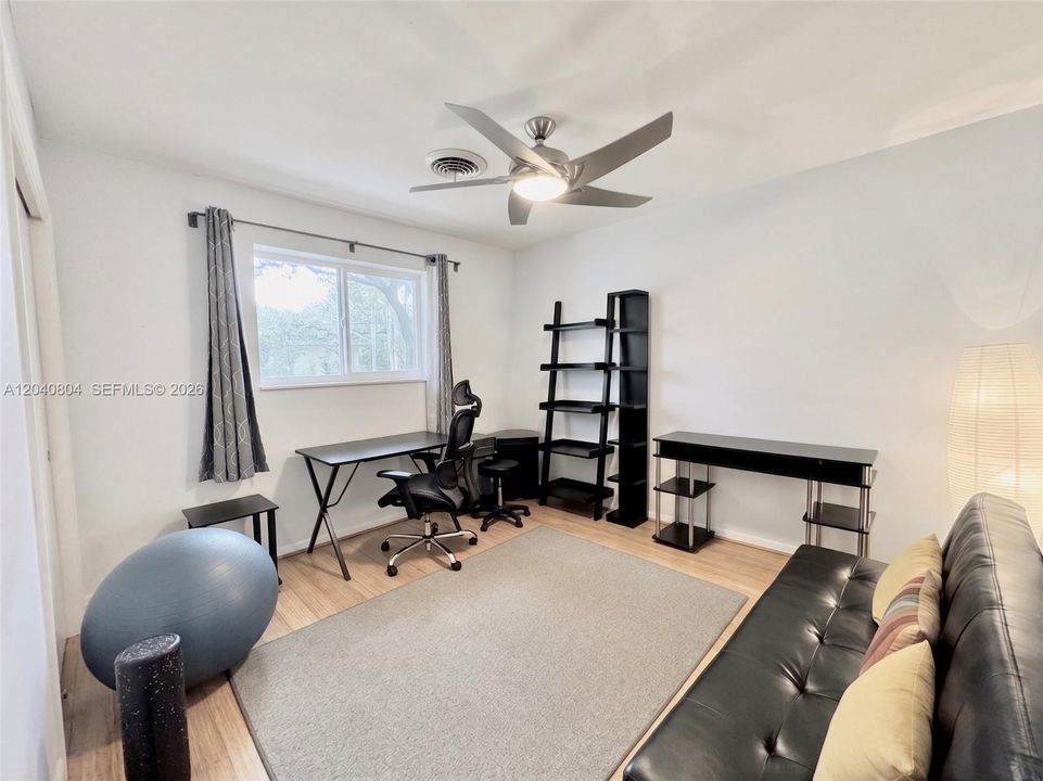 For Sale: $555,000 (3 beds, 2 baths, 1202 Square Feet)
