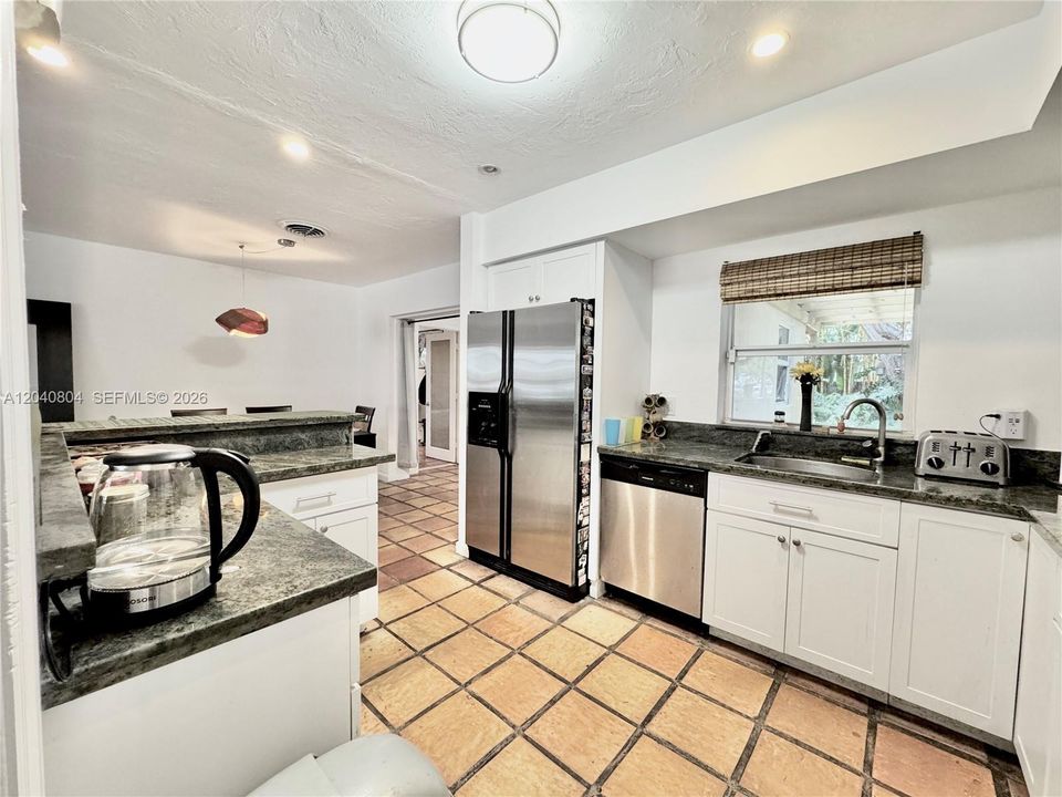 For Sale: $555,000 (3 beds, 2 baths, 1202 Square Feet)