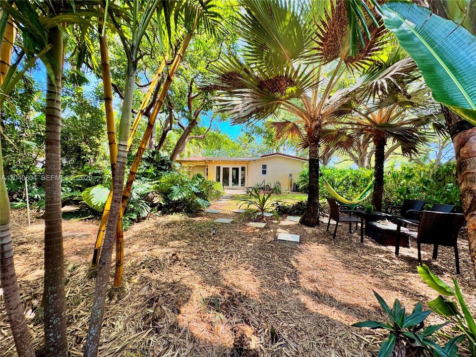 For Sale: $555,000 (3 beds, 2 baths, 1202 Square Feet)