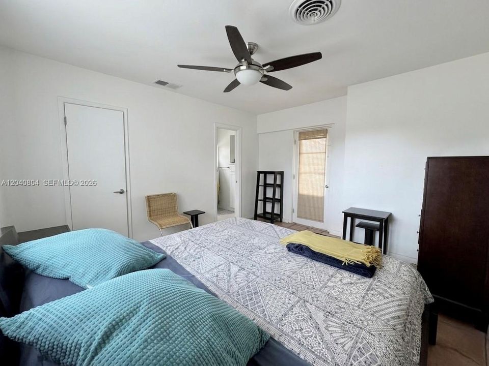 For Sale: $555,000 (3 beds, 2 baths, 1202 Square Feet)