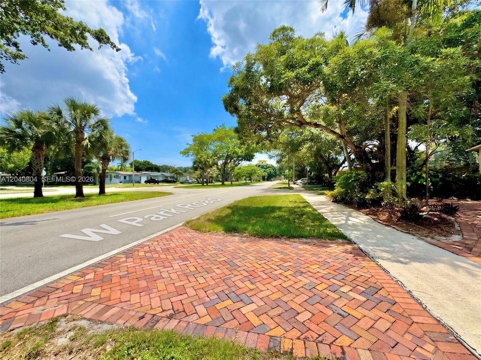 For Sale: $555,000 (3 beds, 2 baths, 1202 Square Feet)