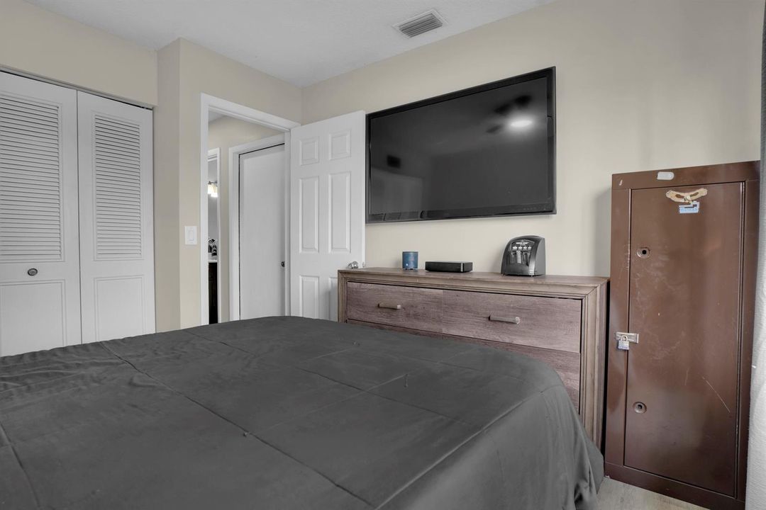bedroom 2-1