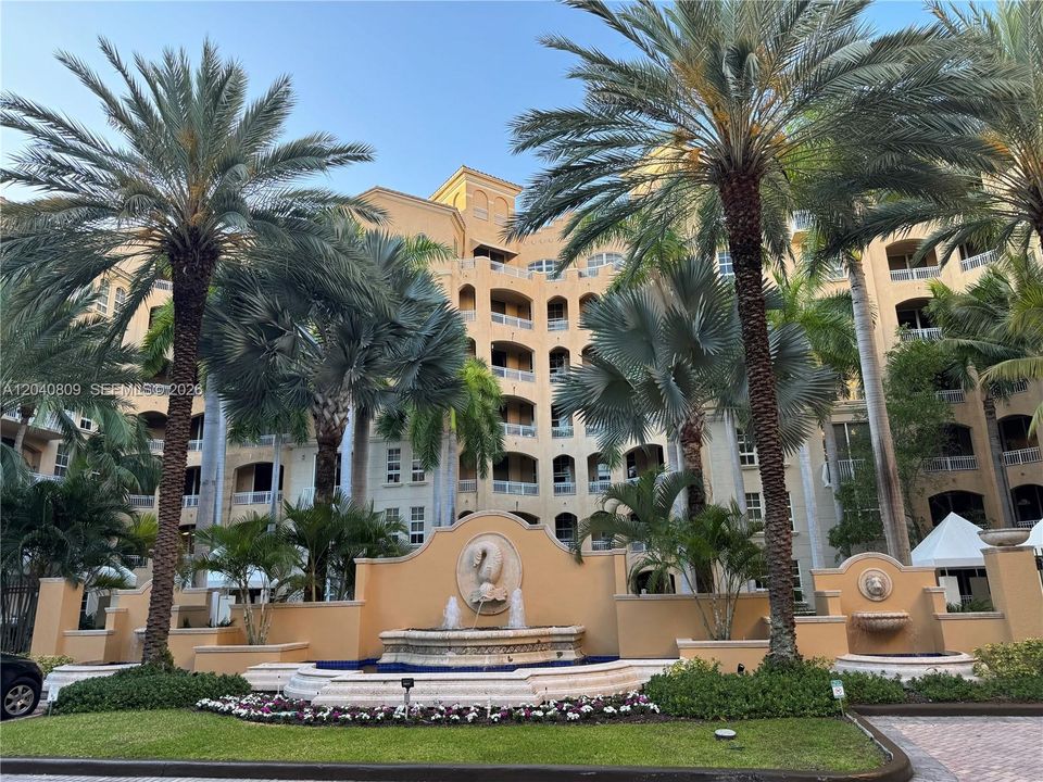 For Sale: $498,000 (2 beds, 2 baths, 1368 Square Feet)