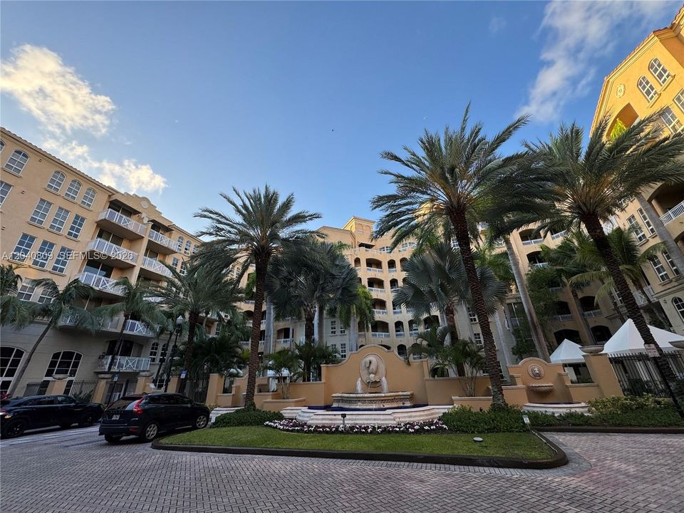 For Sale: $498,000 (2 beds, 2 baths, 1368 Square Feet)