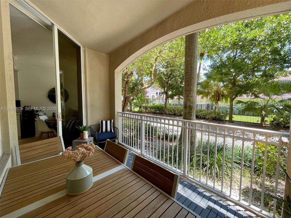 For Sale: $498,000 (2 beds, 2 baths, 1368 Square Feet)
