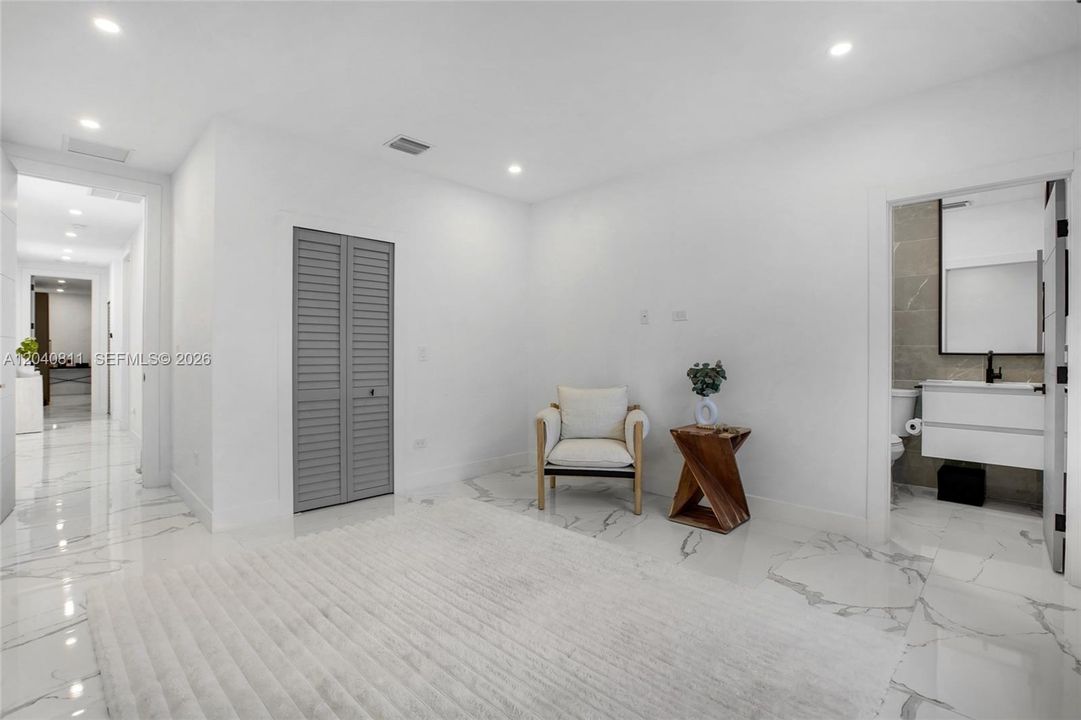 For Sale: $1,290,000 (3 beds, 3 baths, 2594 Square Feet)