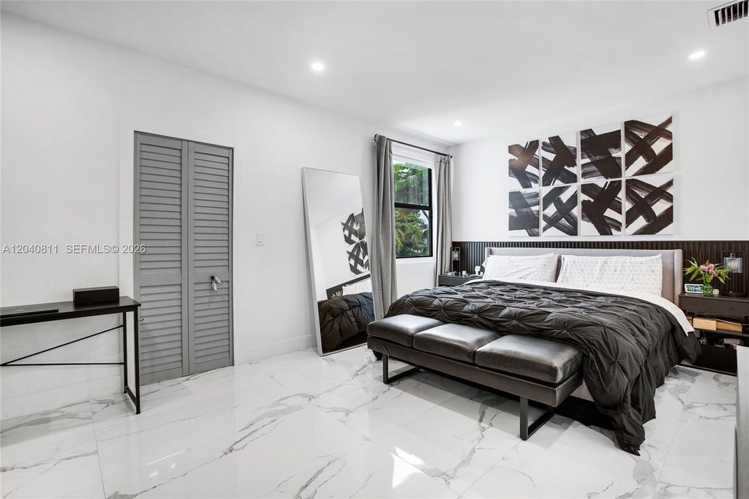 For Sale: $1,290,000 (3 beds, 3 baths, 2594 Square Feet)