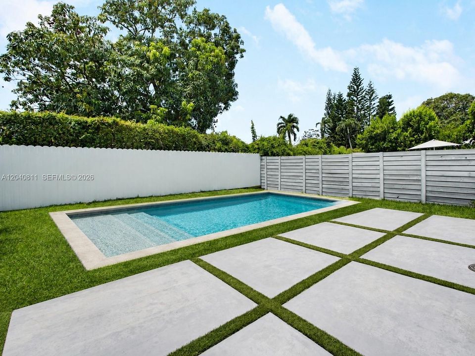 For Sale: $1,290,000 (3 beds, 3 baths, 2594 Square Feet)