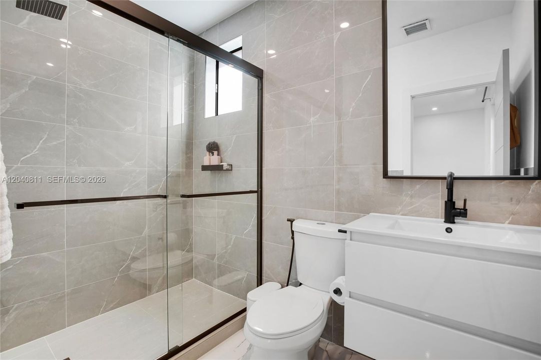 For Sale: $1,290,000 (3 beds, 3 baths, 2594 Square Feet)
