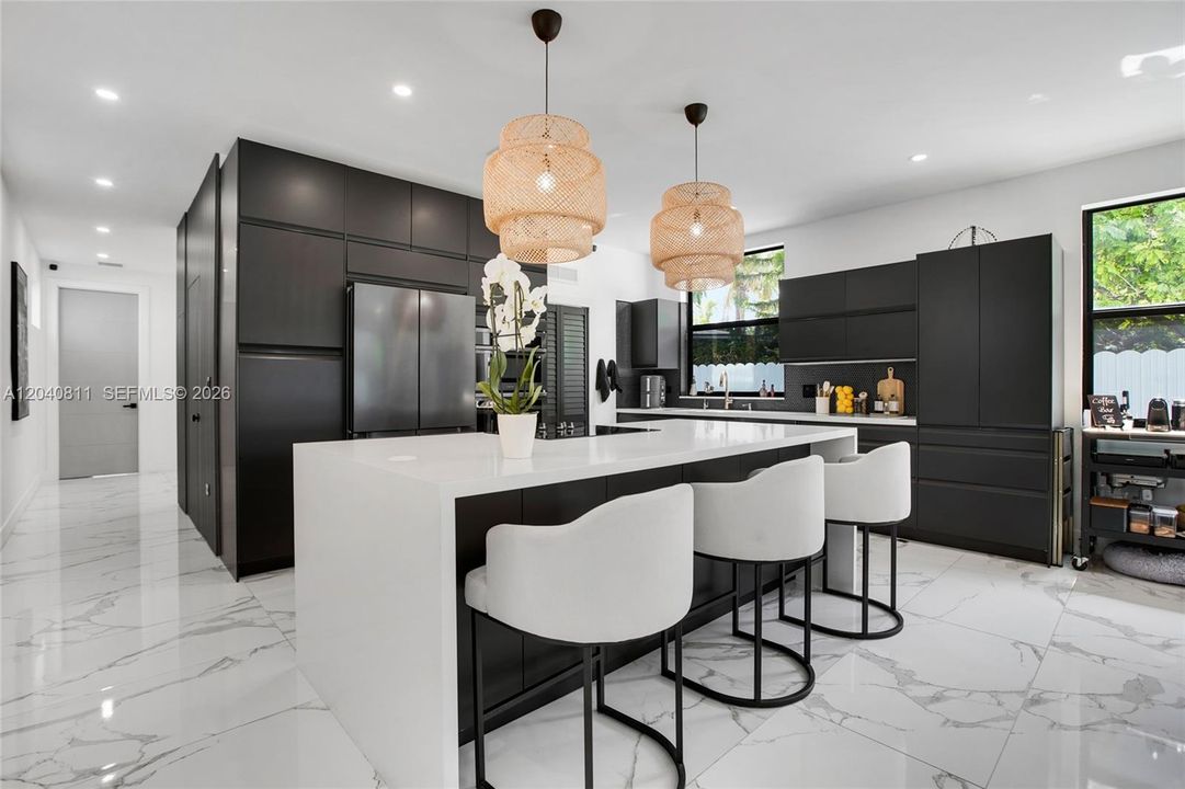 For Sale: $1,290,000 (3 beds, 3 baths, 2594 Square Feet)